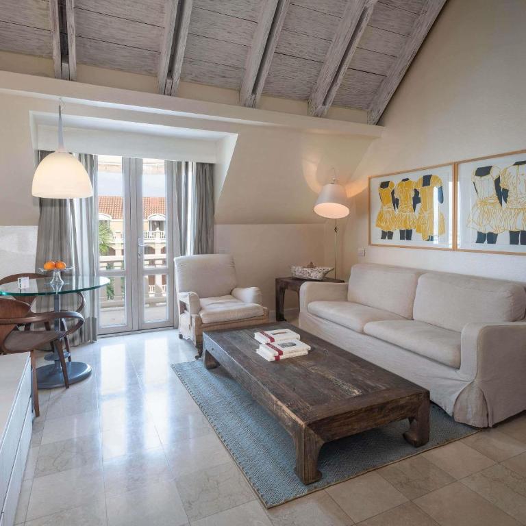 Sofitel Legend Santa Clara Cartagena - Suite Junior con balcón y vistas al mar - 1 cama extragrande - Planta superior - 3