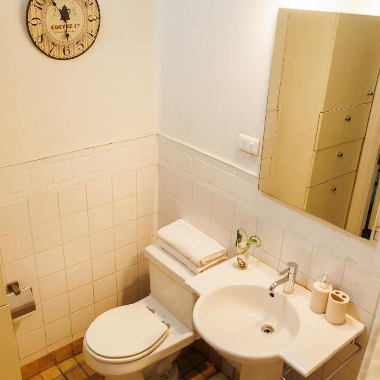 Historic Loft Overlooking Plaza de Armas - One-Bedroom Apartment - 2