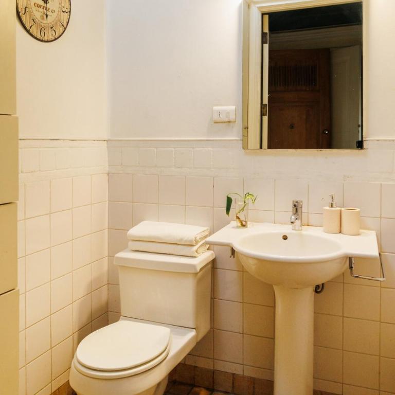 Historic Loft Overlooking Plaza de Armas - One-Bedroom Apartment - 3