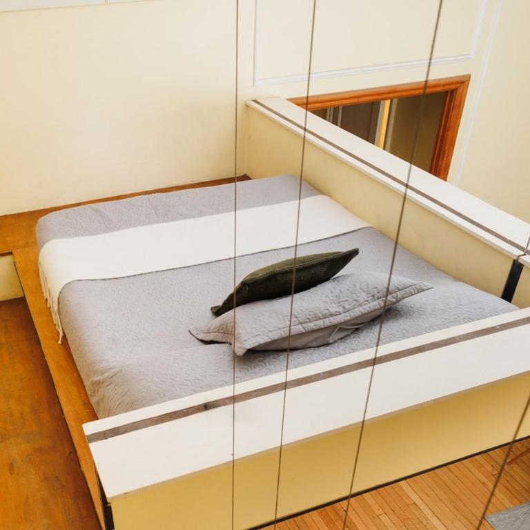 Historic Loft Overlooking Plaza de Armas - One-Bedroom Apartment - 9