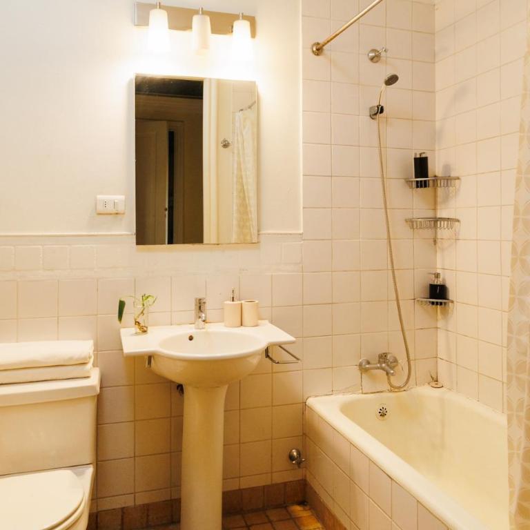 Historic Loft Overlooking Plaza de Armas - One-Bedroom Apartment - 18
