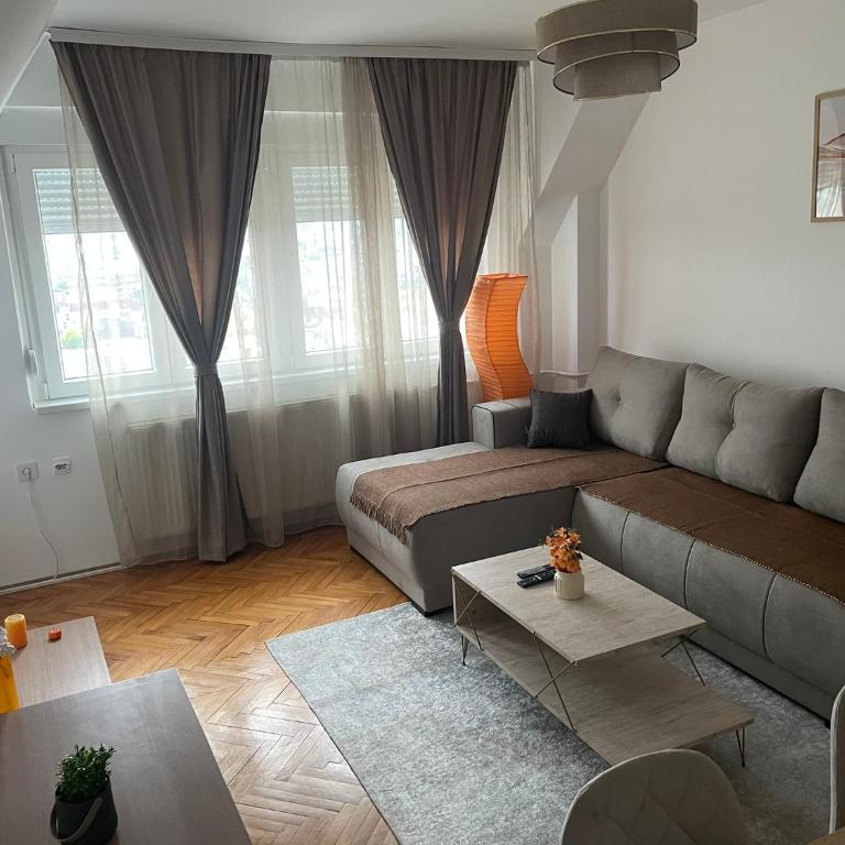 Panorama centar, free parking - Two-Bedroom Apartment - 1
