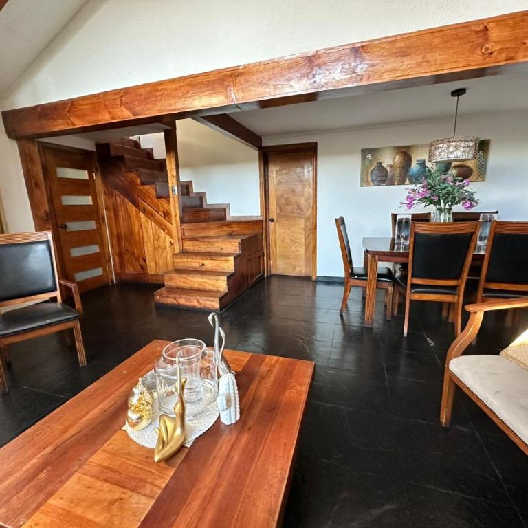 Terracota Travel Lodge Aeropuerto Stgo - Five-Bedroom House - 14