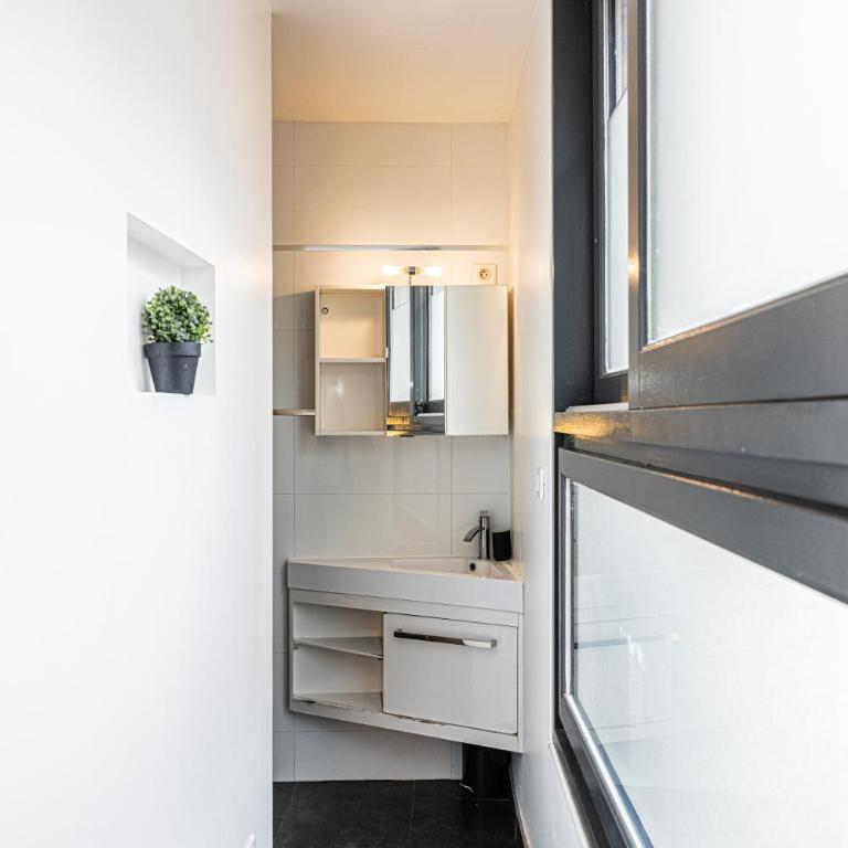 La Parenthèse- Place Martroi- Vue- Clim réversible - One-Bedroom Apartment - 7