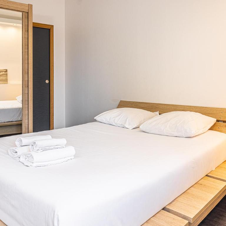 La Parenthèse- Place Martroi- Vue- Clim réversible - One-Bedroom Apartment - 4