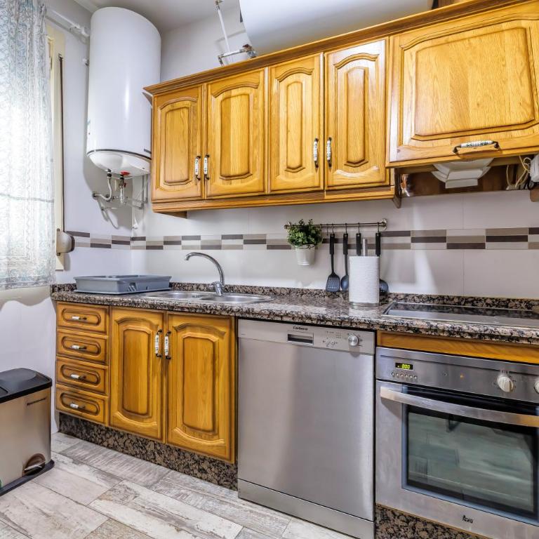 Cordoba Essence, Parking incluido junto al centro y casco histórico - Apartamento con 4 dormitorios - 42