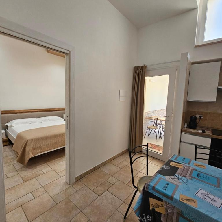 L'Aia - Two-Bedroom Apartment - 12