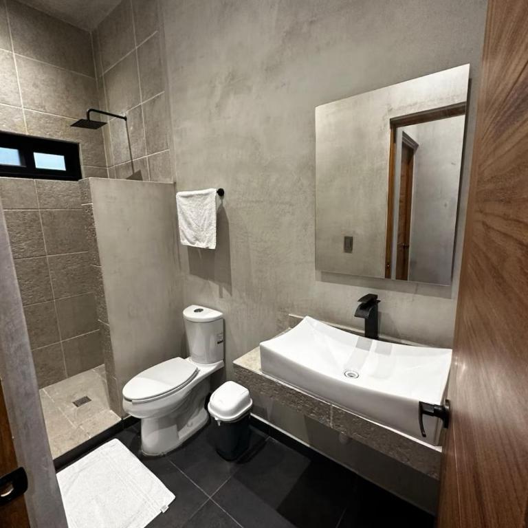 Live Coco Suites - Hotel Boutique & Rooftop - Deluxe Queen Suite - 1