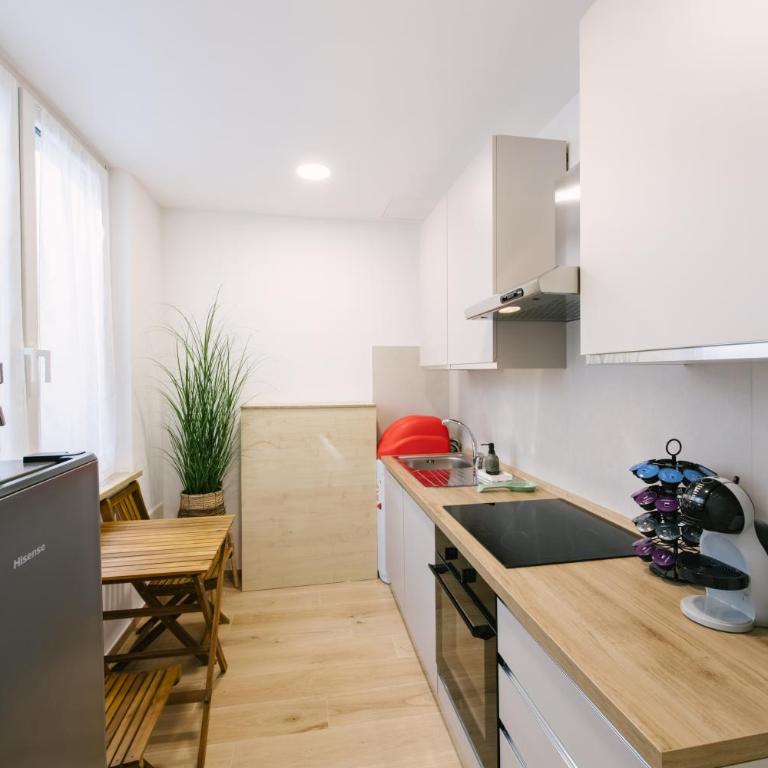 Caterina Guest House - Camera Matrimoniale con Bagno Privato - 9