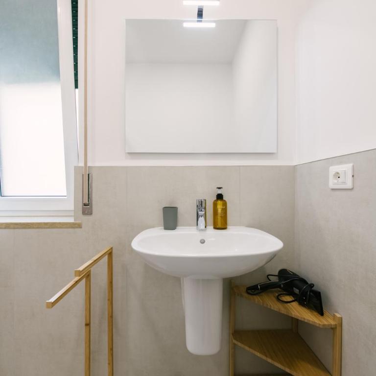 Caterina Guest House - Camera Matrimoniale con Bagno Privato - 12