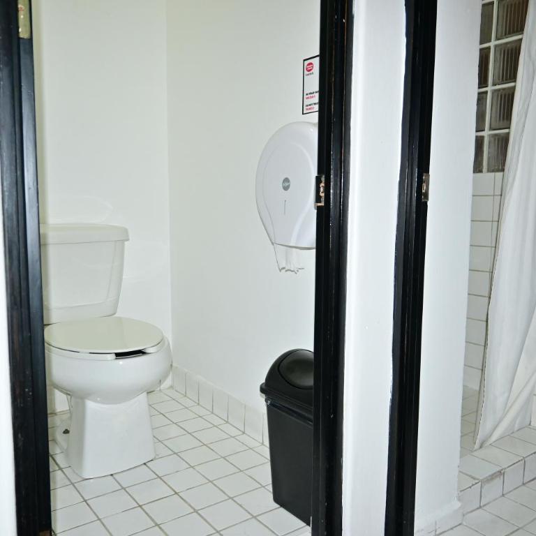 Hostel Mundo Joven Catedral - Quadruple Room with Private Bathroom - 9
