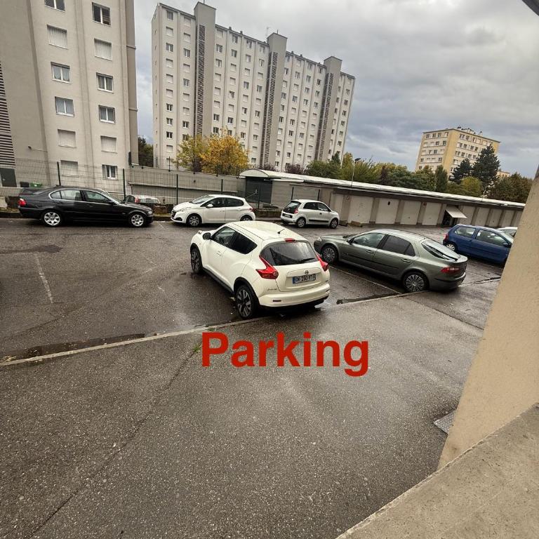 Appartement moderne calme 2 chambres WIFI fibre bein sport canal foot rmc netflix GRENOBLE - Apartment mit 2 Schlafzimmern - 28