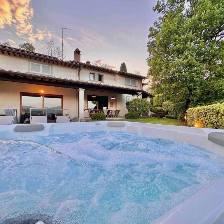 V&E Luxury Villa - Three-Bedroom Villa - 10
