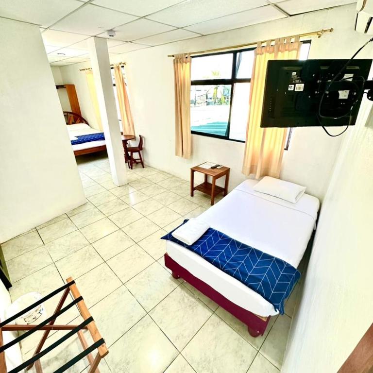 Hostal Gardner - Habitación Doble - 2 camas - 8