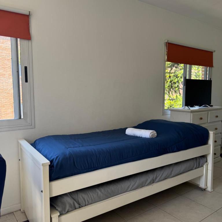 Hermoso depto cercano a hospital austral y usal - One-Bedroom Apartment - 3