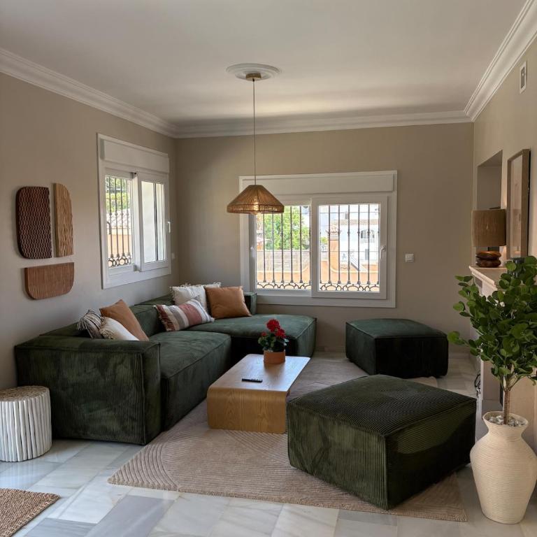 Luxury Villa with Panorama View and Heated Pool - Five-Bedroom House - 4