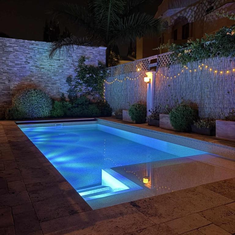 Luxury Villa with Panorama View and Heated Pool - Five-Bedroom House - 17