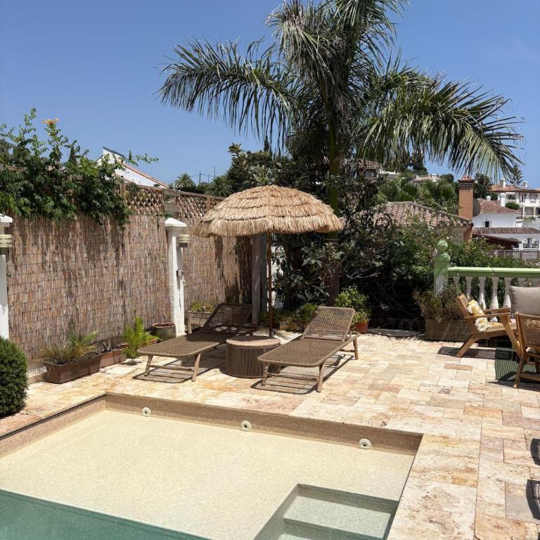 Luxury Villa with Panorama View and Heated Pool - Five-Bedroom House - 26