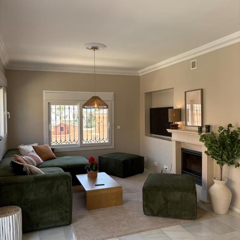Luxury Villa with Panorama View and Heated Pool - Five-Bedroom House - 43