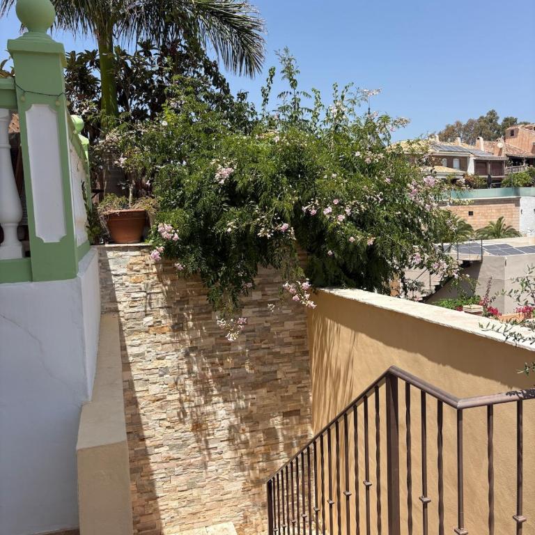 Luxury Villa with Panorama View and Heated Pool - Five-Bedroom House - 55