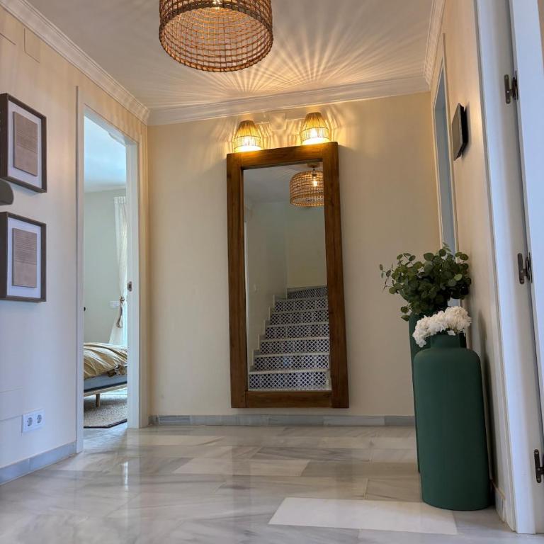 Luxury Villa with Panorama View and Heated Pool - Five-Bedroom House - 57
