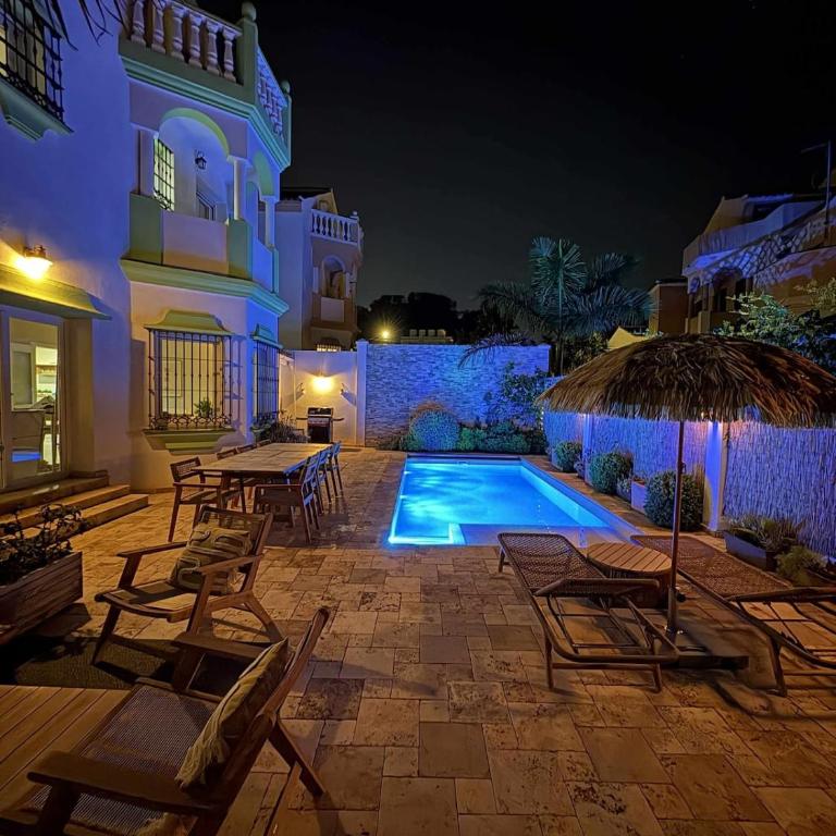 Luxury Villa with Panorama View and Heated Pool - Five-Bedroom House - 58