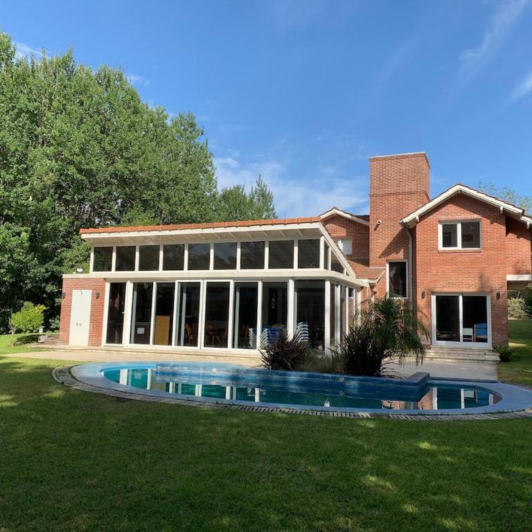 House in Cariló with a park and pool - Villa - 11