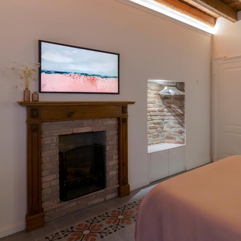 YOUnique Boutique Rooms - Double Room with Private Bathroom - 7