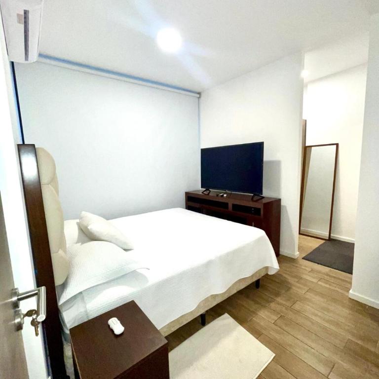 Moderno departamento en Equipetrol - Apartamento de 2 dormitorios - 9