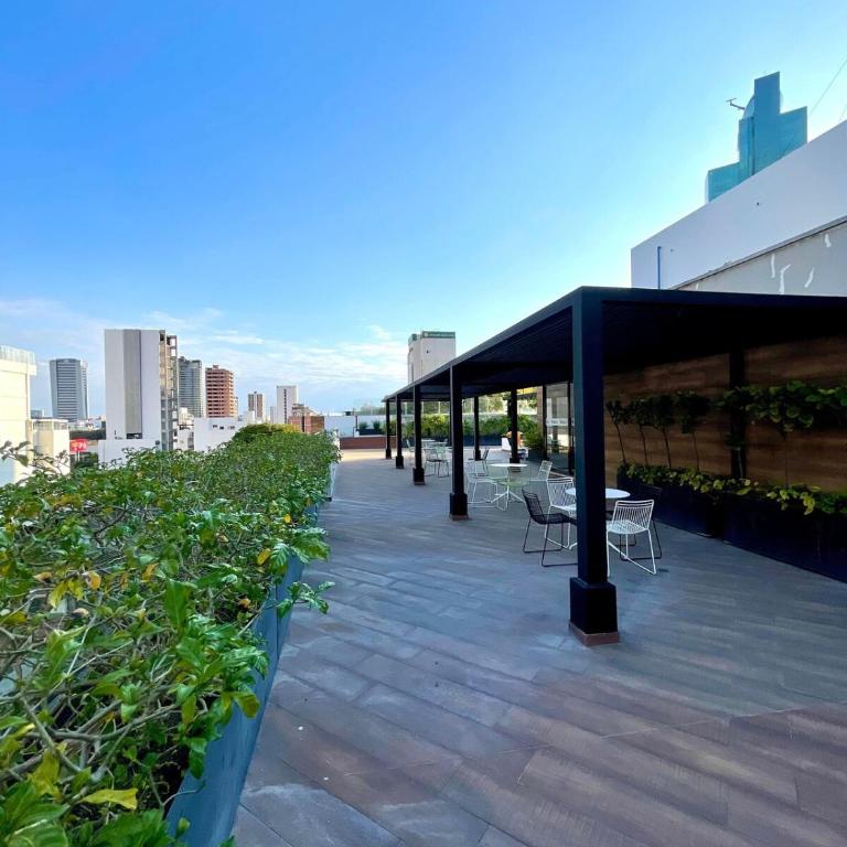 Moderno departamento en Equipetrol - Apartamento de 2 dormitorios - 23