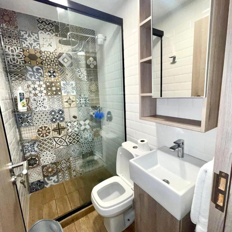 Moderno departamento en Equipetrol - Apartamento de 2 dormitorios - 24