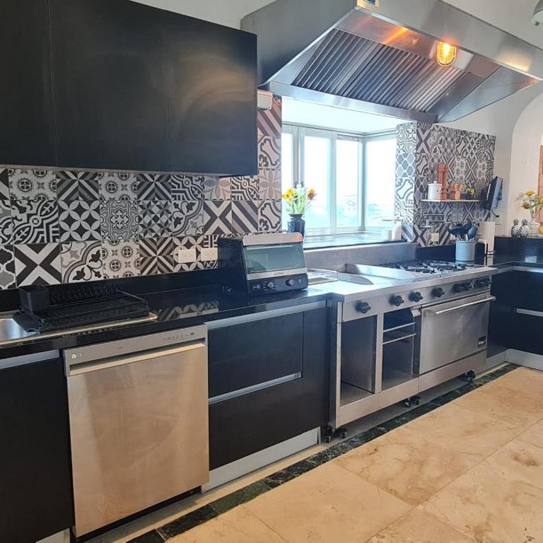 CASCADAS,stylish family villa poolside steps from beach - Apartamento de 2 dormitorios - 32