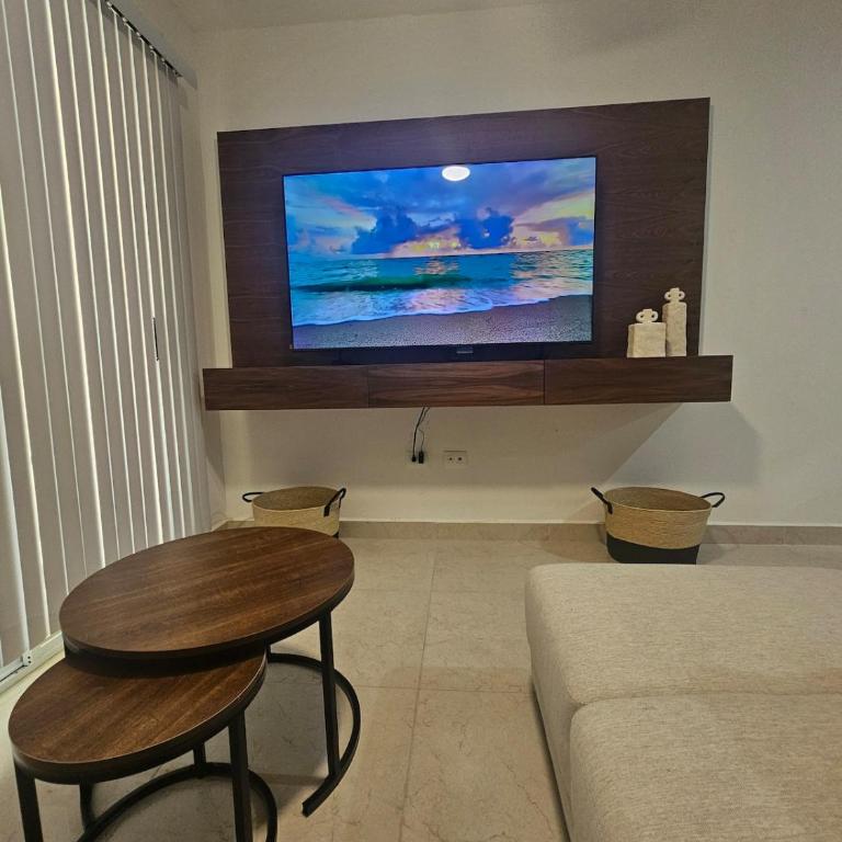 Ground floor condominium at the foot of the pool - Three-Bedroom Apartment - 1