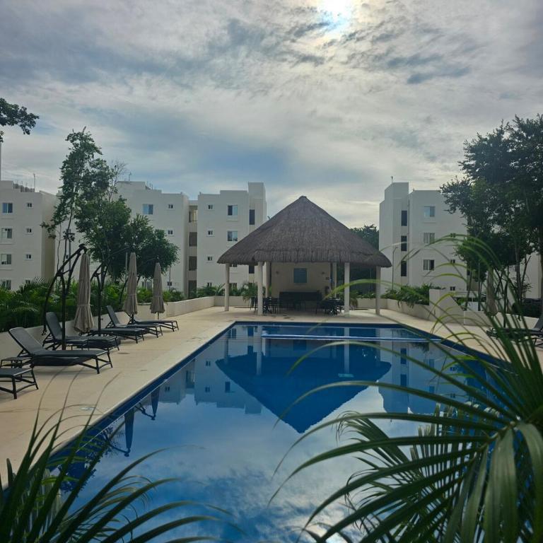 Ground floor condominium at the foot of the pool - Three-Bedroom Apartment - 20