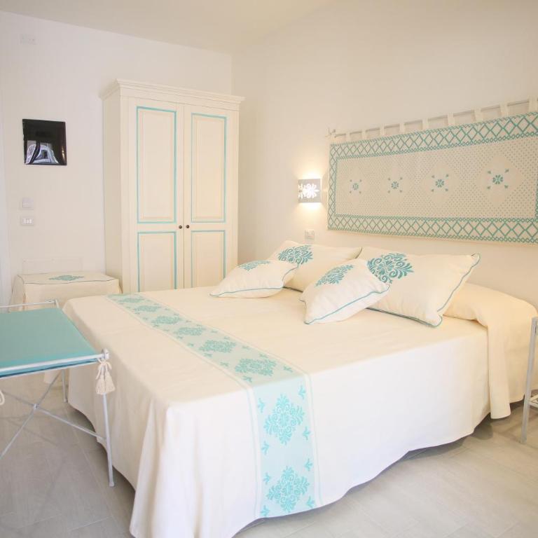 Hotel Regina Simius - Camera Deluxe Matrimoniale/Doppia con Letti Singoli - 6