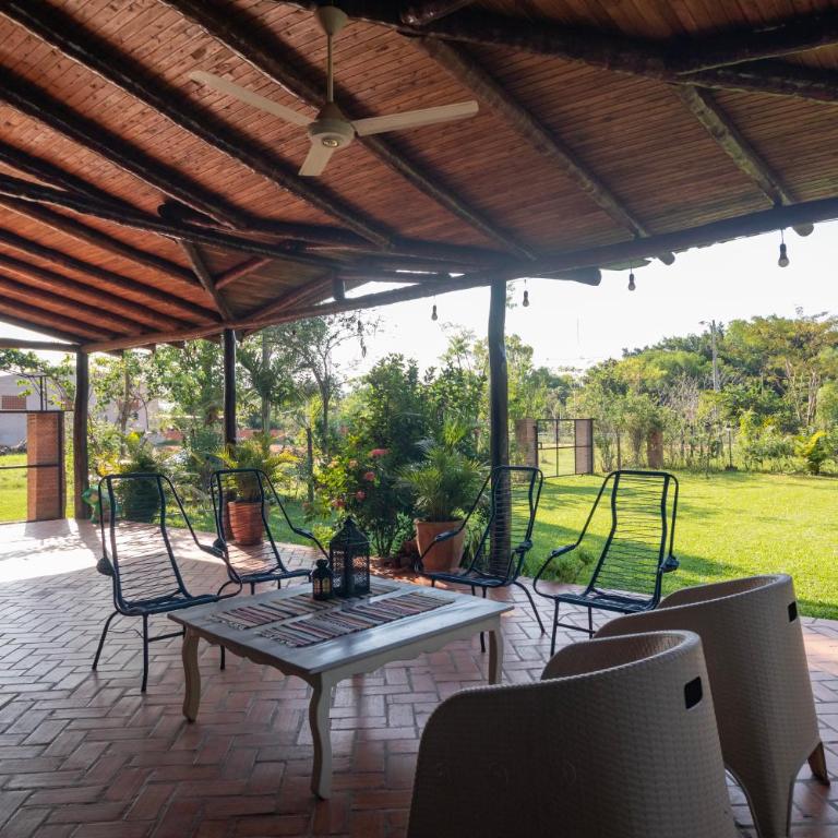 Casa Angi, con jardín y piscina en Sanber - Three-Bedroom House - 45