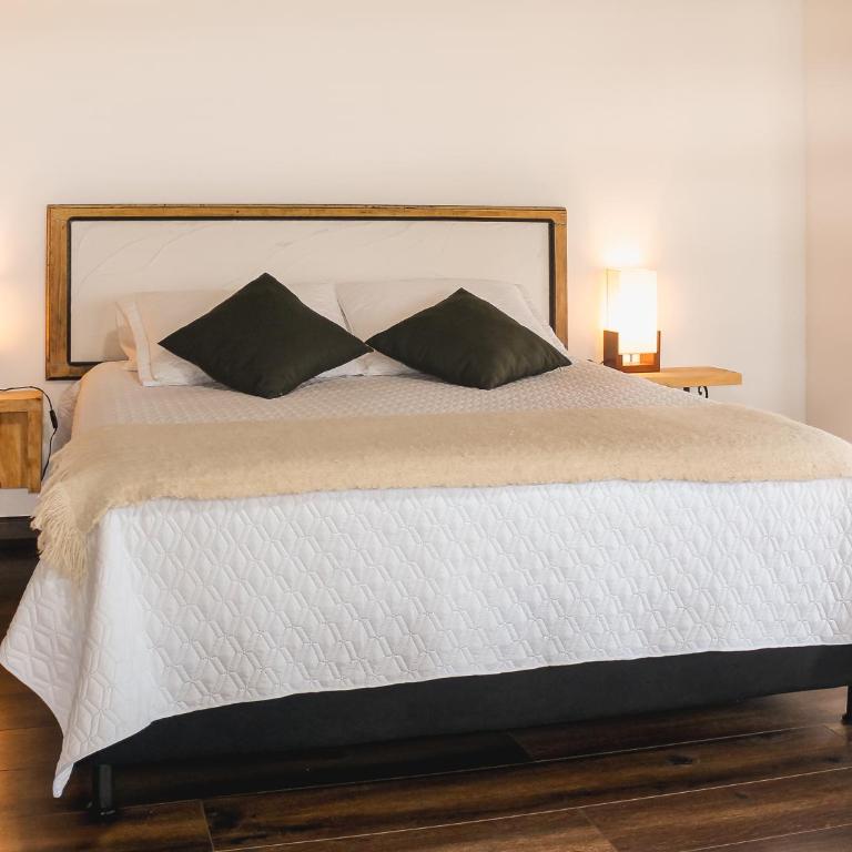 Casa Laureles - Habitación Doble con balcón - 7