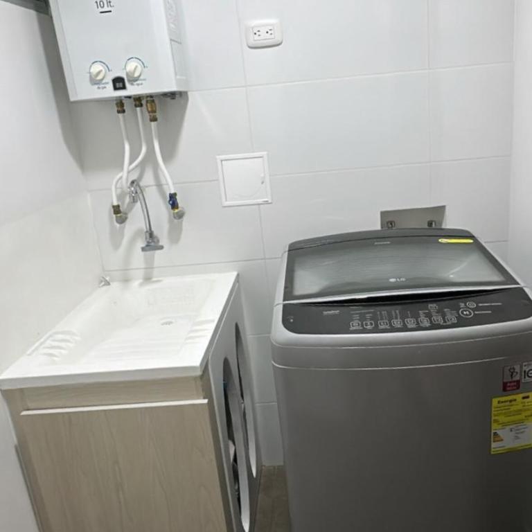 Apartamento moderno con balcón y vista a la ciudad cerca al mall plaza - Apartamento de 2 dormitorios - 20