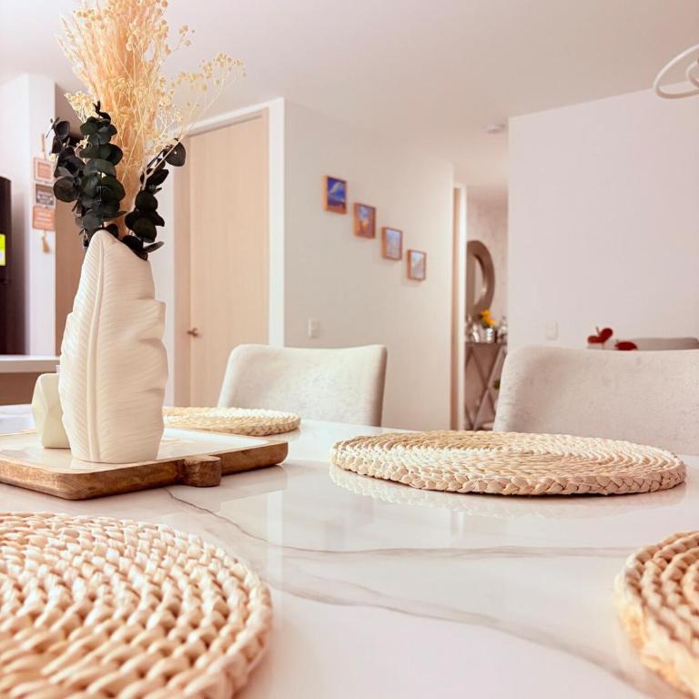 Apartamento moderno con balcón y vista a la ciudad cerca al mall plaza - Apartamento de 2 dormitorios - 16