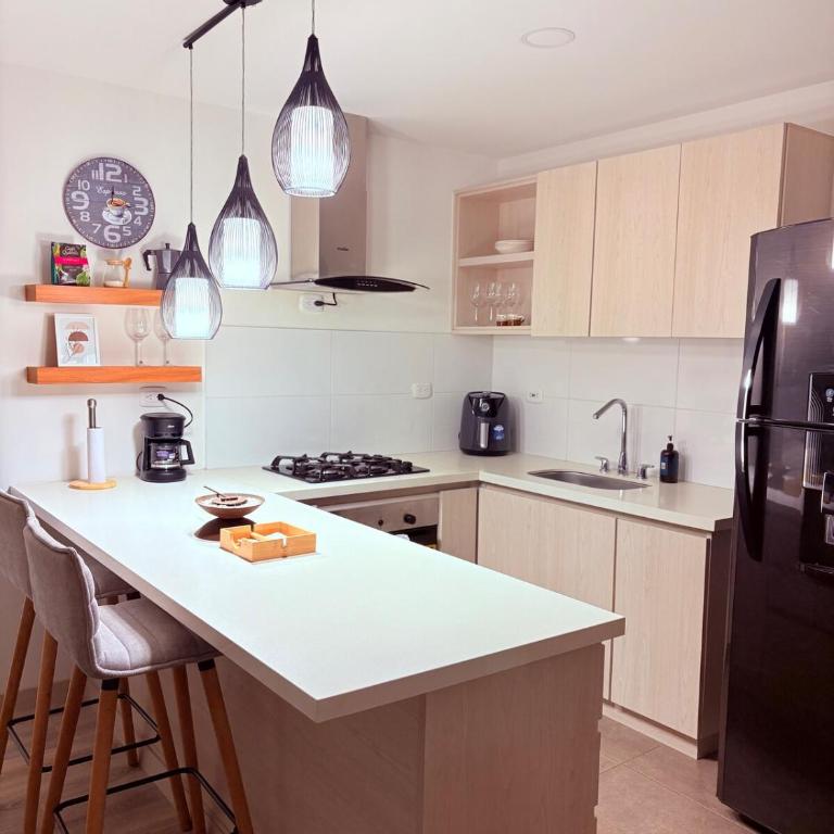 Apartamento moderno con balcón y vista a la ciudad cerca al mall plaza - Apartamento de 2 dormitorios - 8