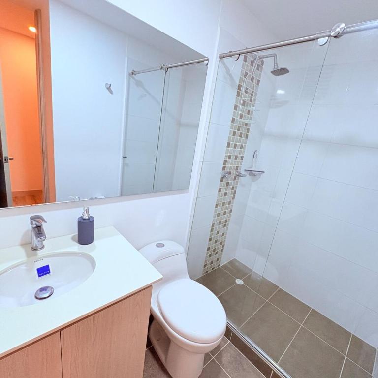 Apartamento moderno con balcón y vista a la ciudad cerca al mall plaza - Apartamento de 2 dormitorios - 13