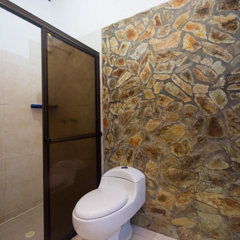 Finca Hotel Santo Tomas El Oasis - Habitación Cuádruple con baño privado - 2