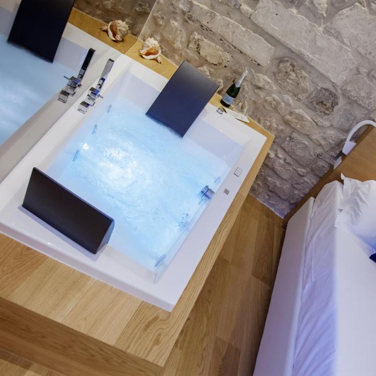 Iblaresort Boutique Hotel - Suite con Vasca Idromassaggio - 3