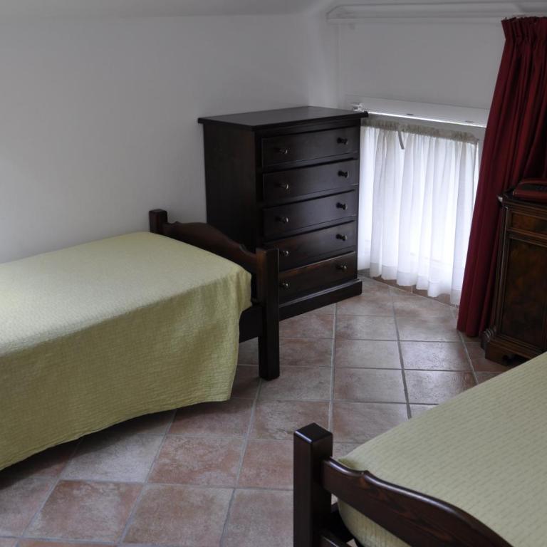 Bed & Breakfast 4U PARCHEGGIO INTERNO - Camera Familiare - 4