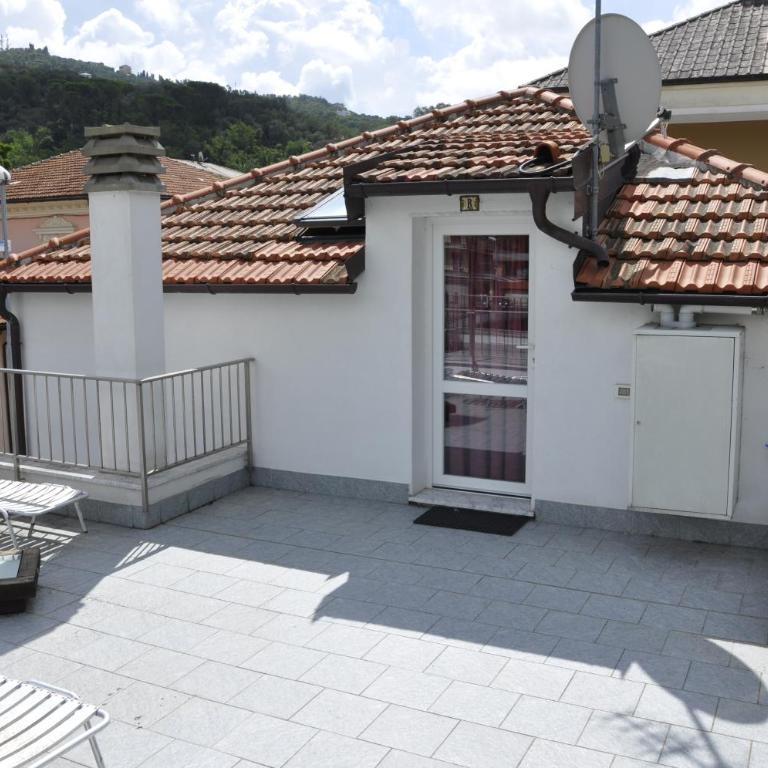 Bed & Breakfast 4U PARCHEGGIO INTERNO - Camera Familiare - 7
