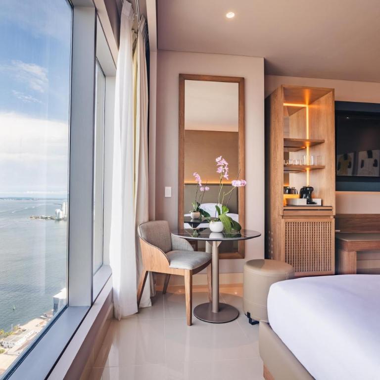 Hyatt Regency Cartagena - Habitación con vistas al océano y acceso al club - Cama extragrande - 3