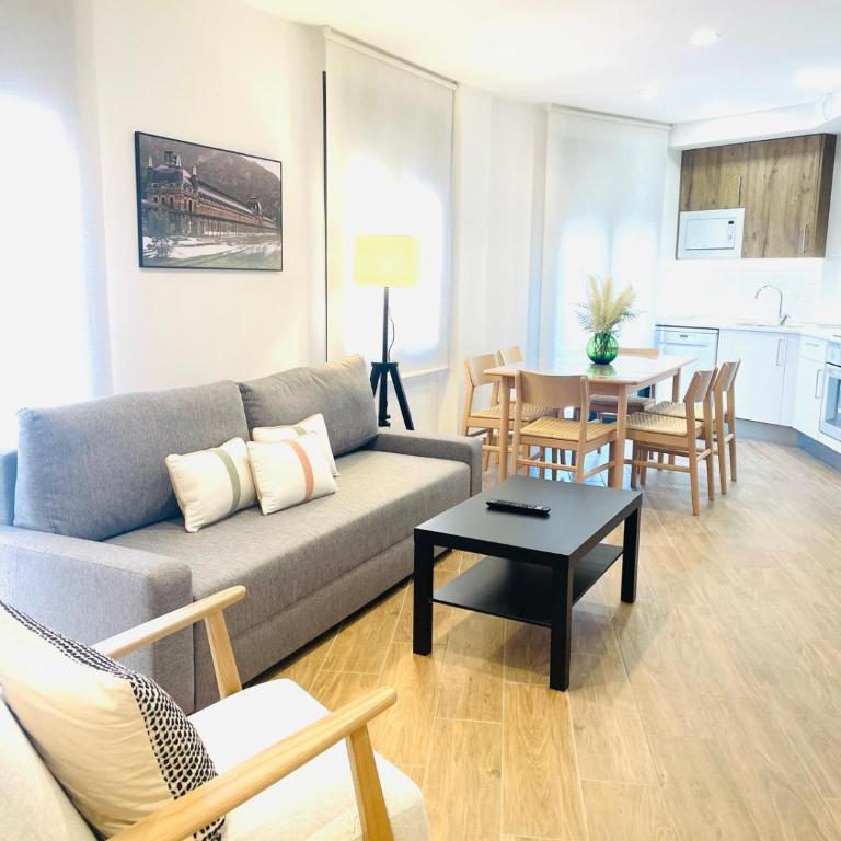 Apartamentos San Nicolas Jaca - Two-Bedroom Standard Apartment - 12