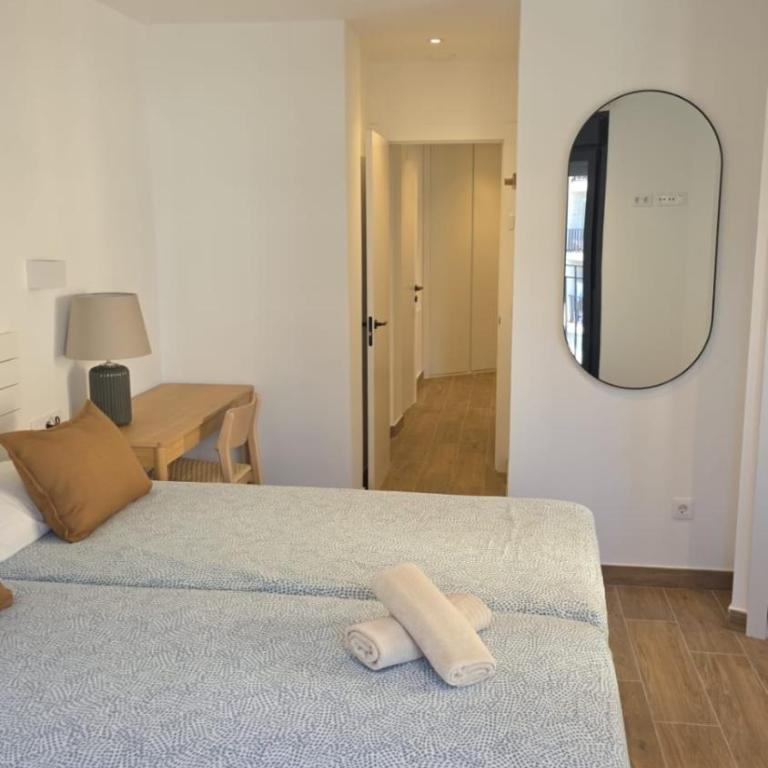Apartamentos San Nicolas Jaca - Two-Bedroom Standard Apartment - 1