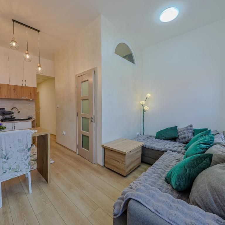 Cozy Little Place - Parking Available - One-Bedroom Apartment - 2