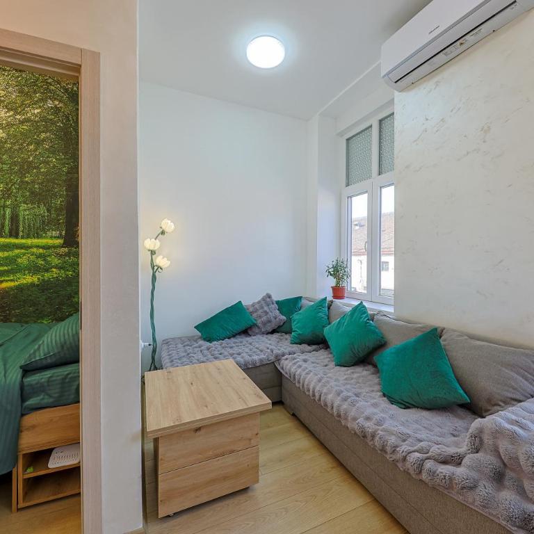 Cozy Little Place - Parking Available - One-Bedroom Apartment - 4